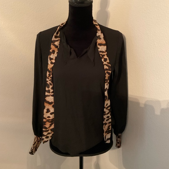 Black and cheetah print blouse - Picture 2 of 2
